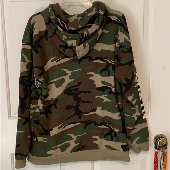 Camo Hoodie - Picture 4 of 4